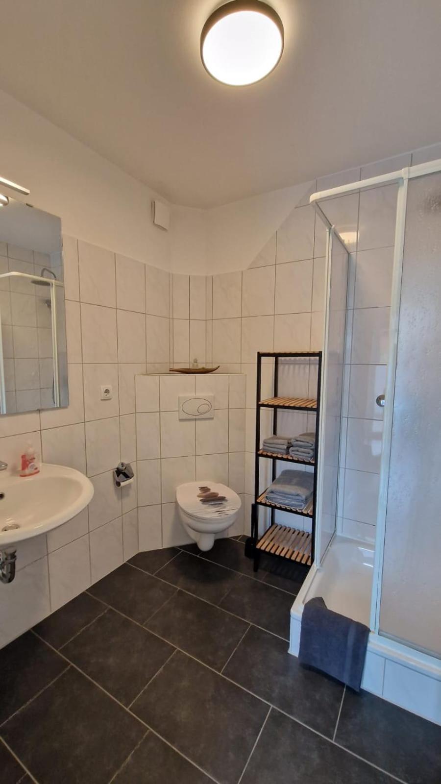 Fewo Tannenweg Iserlohn, Zentral - Parken - Kueche - Netflix - Prime ภายนอก รูปภาพ